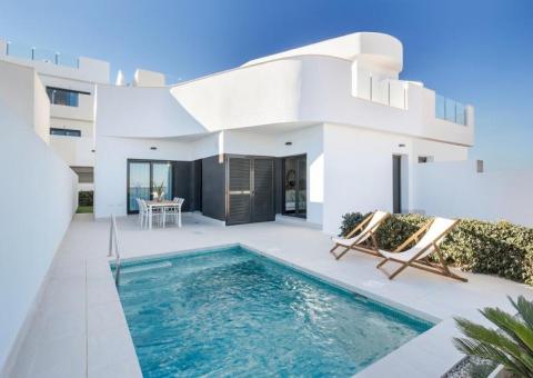 Villa met 3 slaapkamers en 2 badkamers in Torrevieja, Alicante